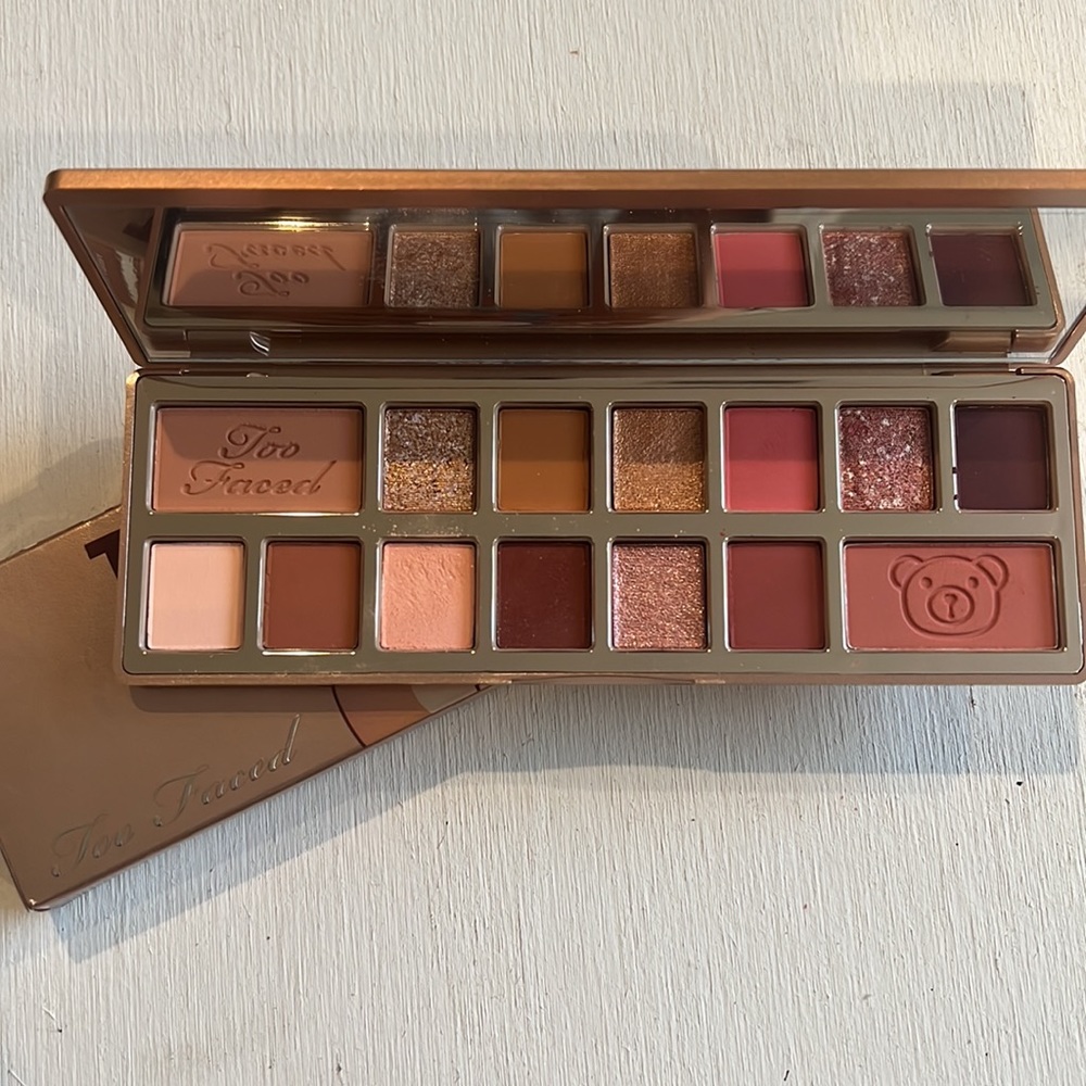 Too Faced
Teddy Bare It All Eyeshadow Palette - Picture 2 of 5
